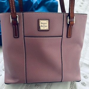 Dooney & Bourke tote
